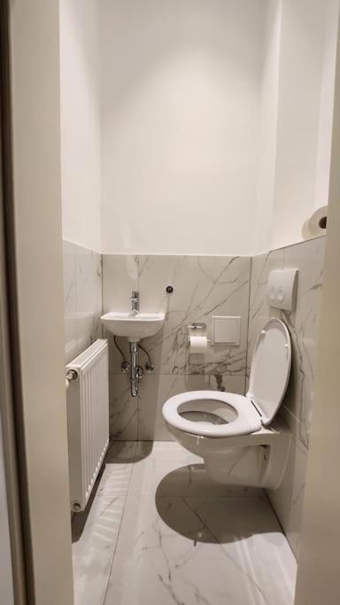 City Apartment Вена Экстерьер фото